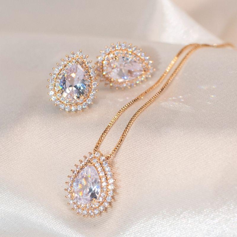 Conjunto de Gota cravejada em volta